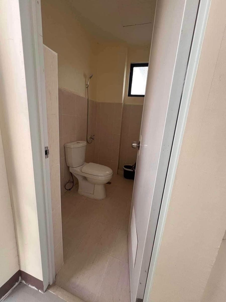 🏡  2 Storey House for Rent – Pet Friendly! 🐾 - photo 4