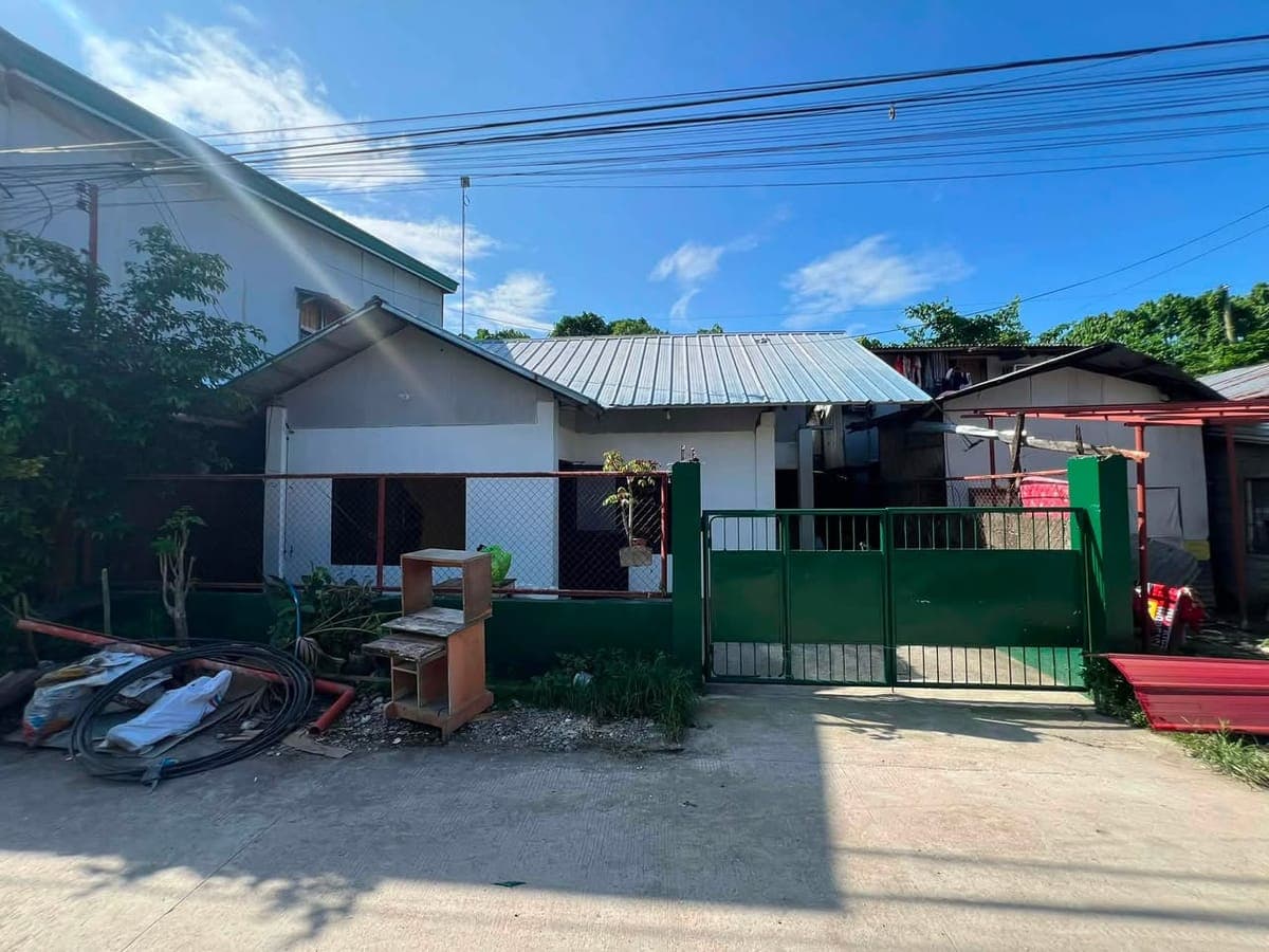 HOUSE FOR RENT 3BEDROOMS WITH GARAGE! - photo 1