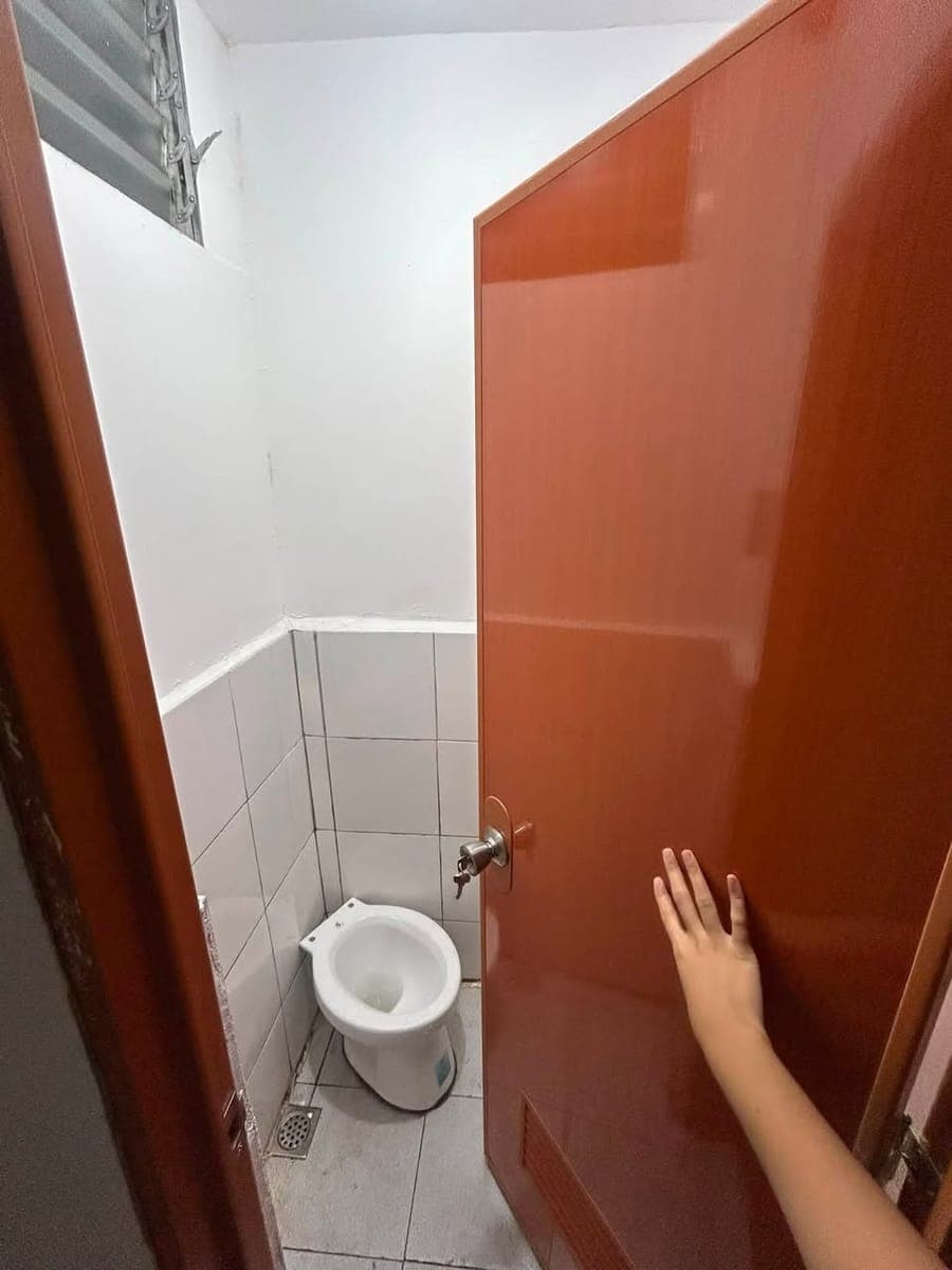 RUSH ‼️ Looking for a FEMALE roommate ASAP! - photo 2