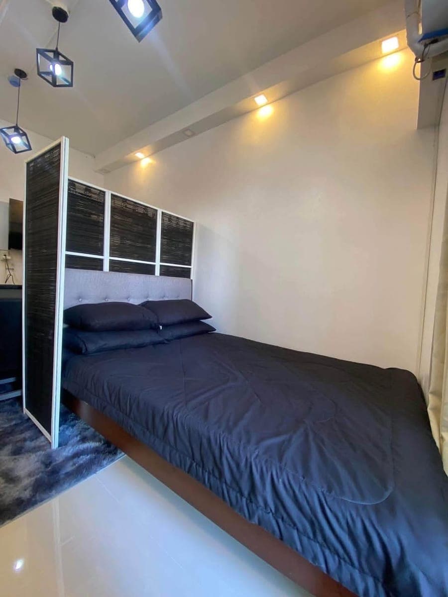 FOR RENT: Php. 19,500 including dues, Netflix & Internet - photo 2