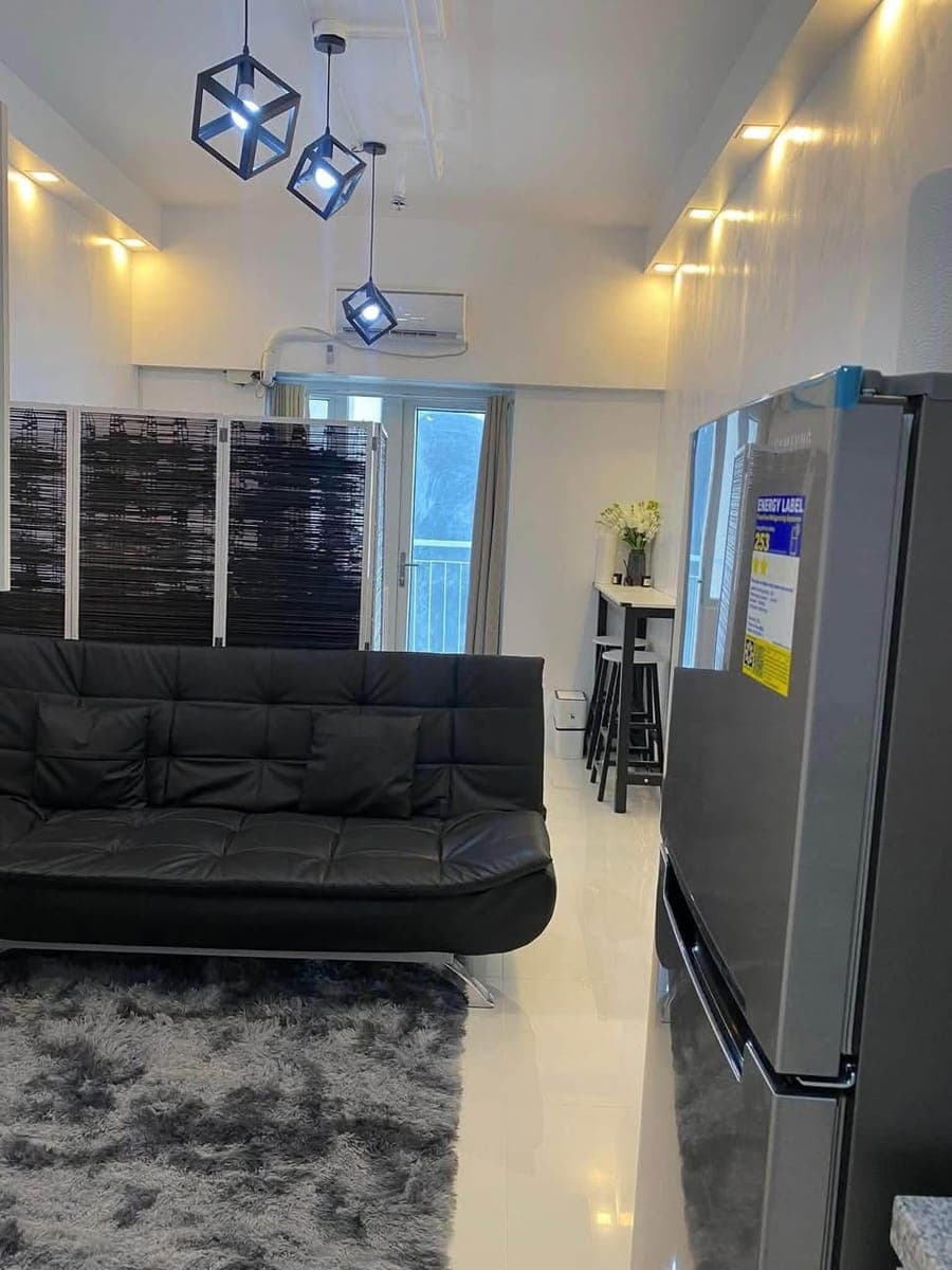 FOR RENT: Php. 19,500 including dues, Netflix & Internet - photo 3