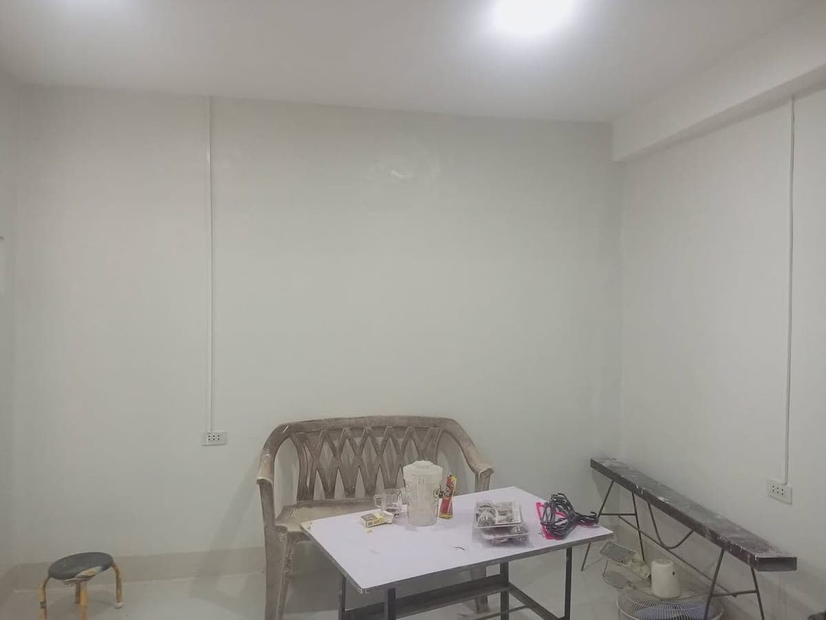 FOR RENT LIKE STUDIO TYPE! BAGONG RENOVATE TO!! - photo 2