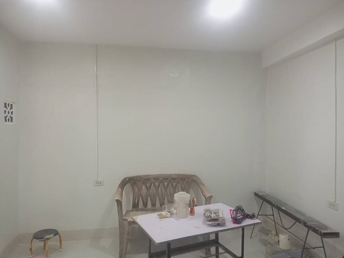 FOR RENT LIKE STUDIO TYPE! BAGONG RENOVATE TO!! - photo 3
