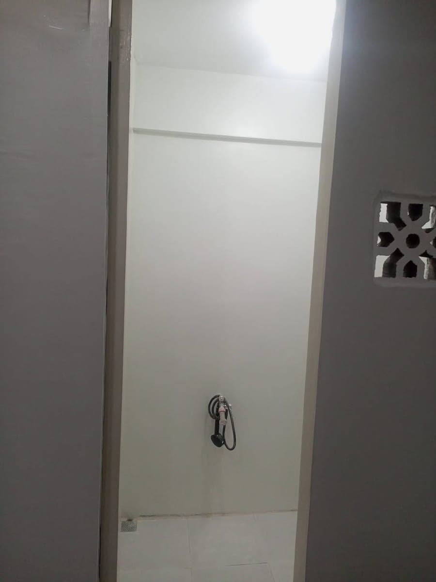 FOR RENT LIKE STUDIO TYPE! BAGONG RENOVATE TO!! - photo 5
