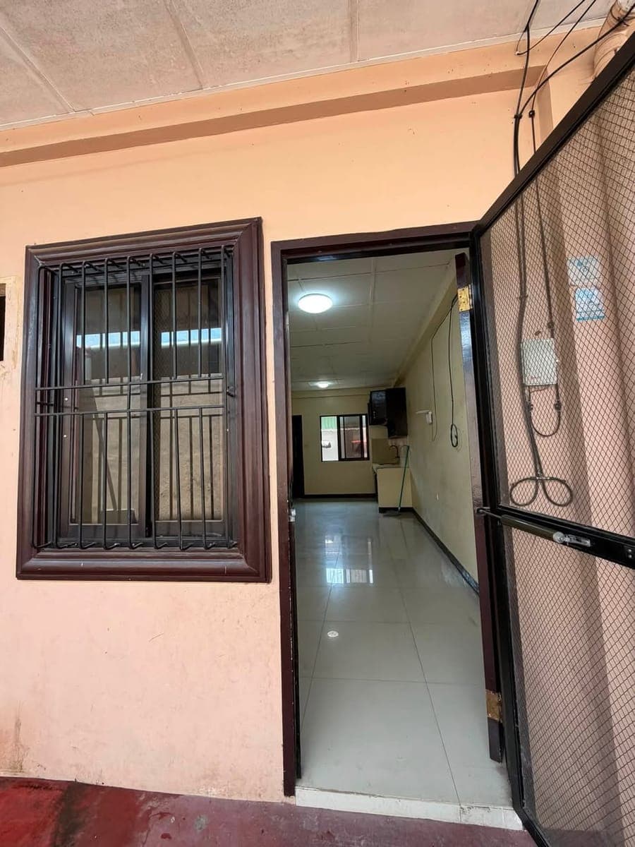 Apartment for rent 9k monthly 1month advance 1month deposit @ iwha village . With own lone meter dir... - photo 4