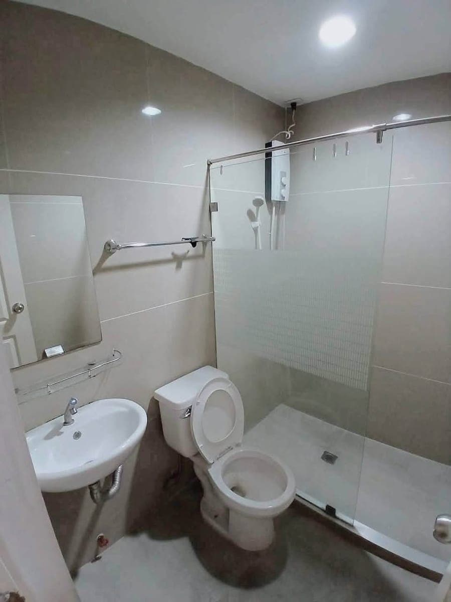 (AIRCONDITIONED) - photo 3