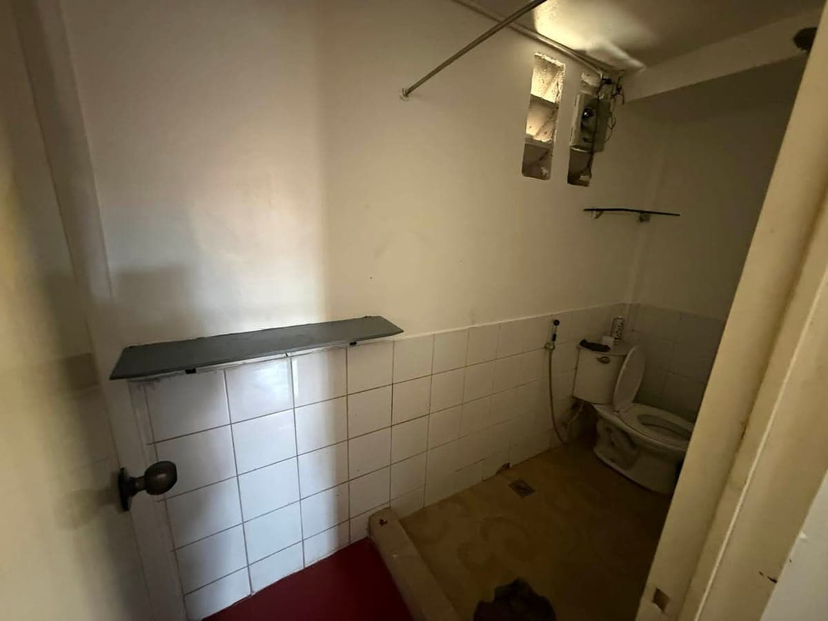 House for rent 9k only - photo 2