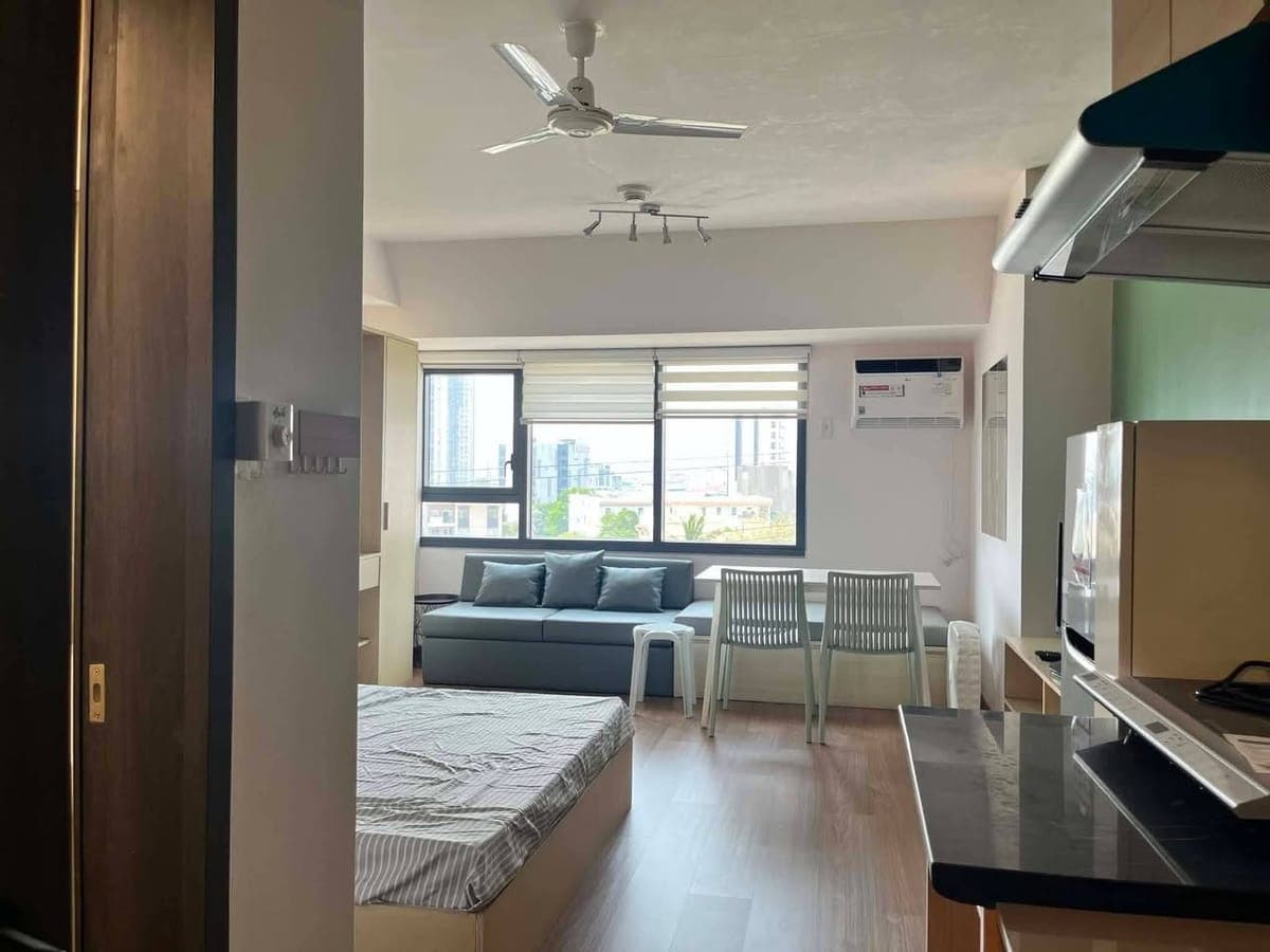 𝐅𝐎𝐑 𝐑𝐄𝐍𝐓 Studio Type Condo At THE RISE MAKATI - photo 3