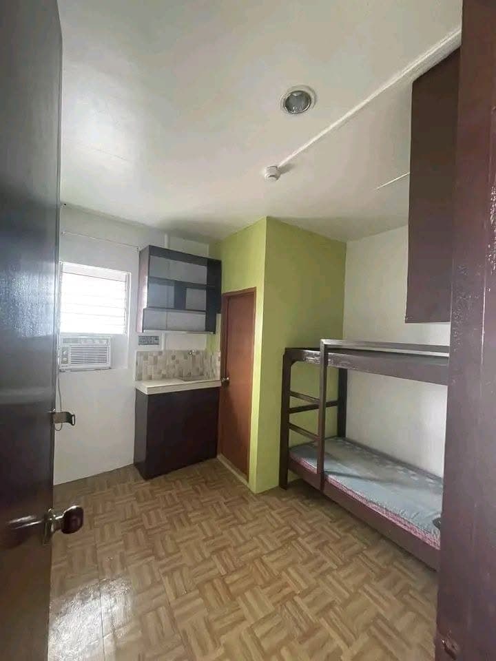 ROOM FOR RENT with: - photo 3