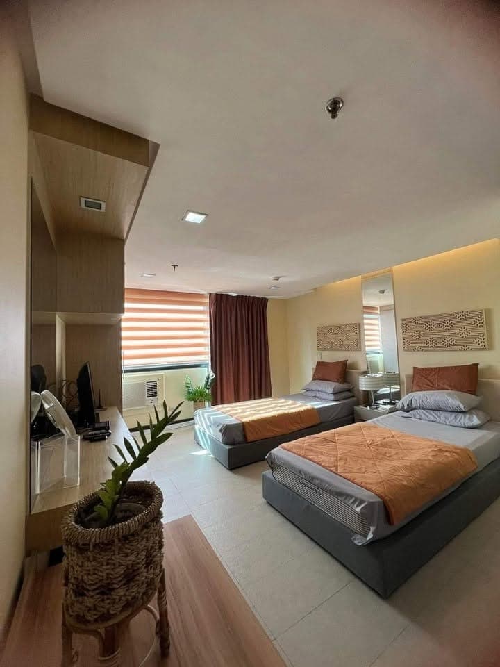 Studio Condo for rent just infront of SM MEGAMALL! - photo 1