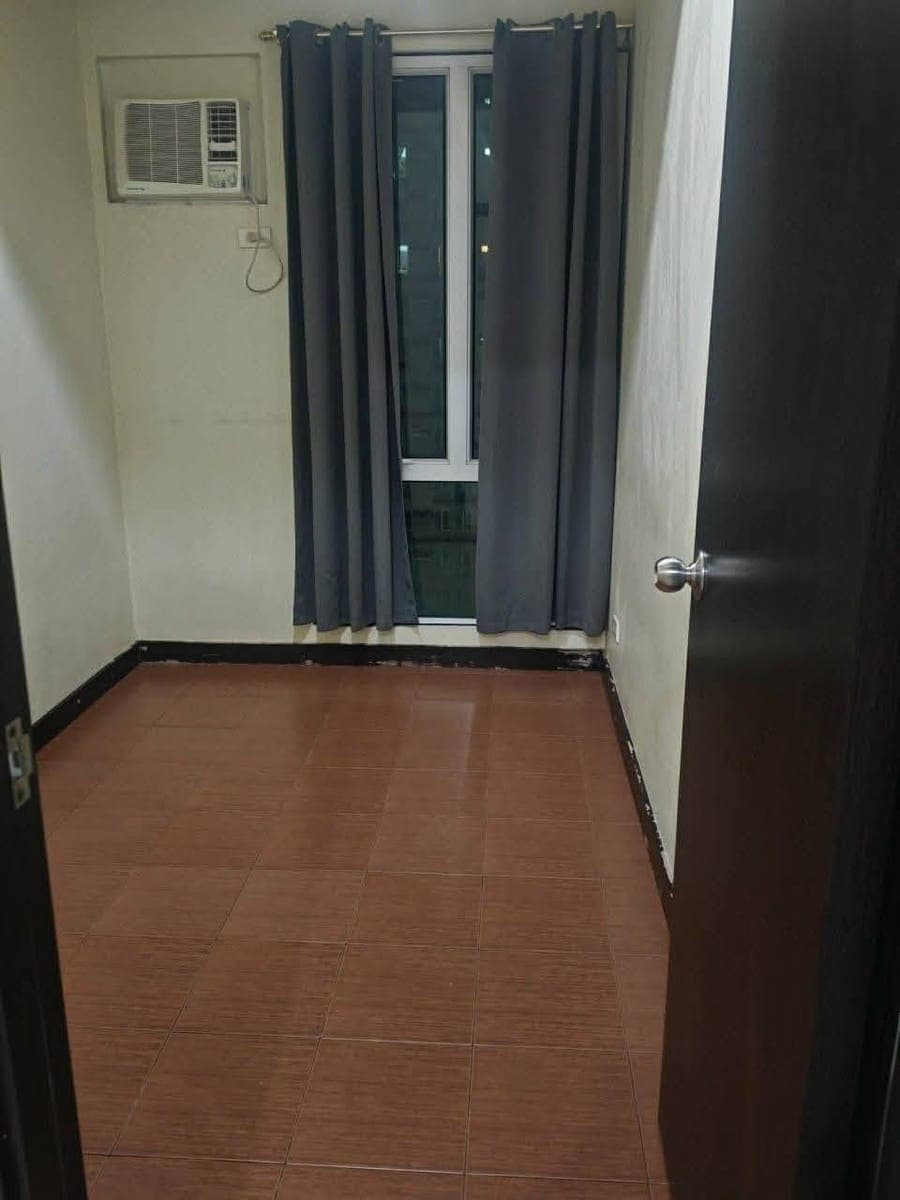 𝐅𝐎𝐑 𝐑𝐄𝐍𝐓 Two Bedroom Condo in SAN LORENZO PLACE - photo 3