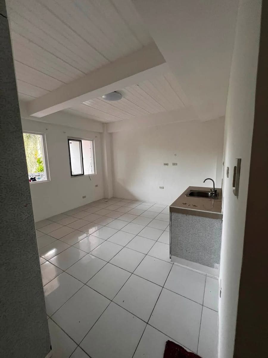 STUDIO APARTMENT FOR RENT /  ₱10,000 MONTHLY - photo 4