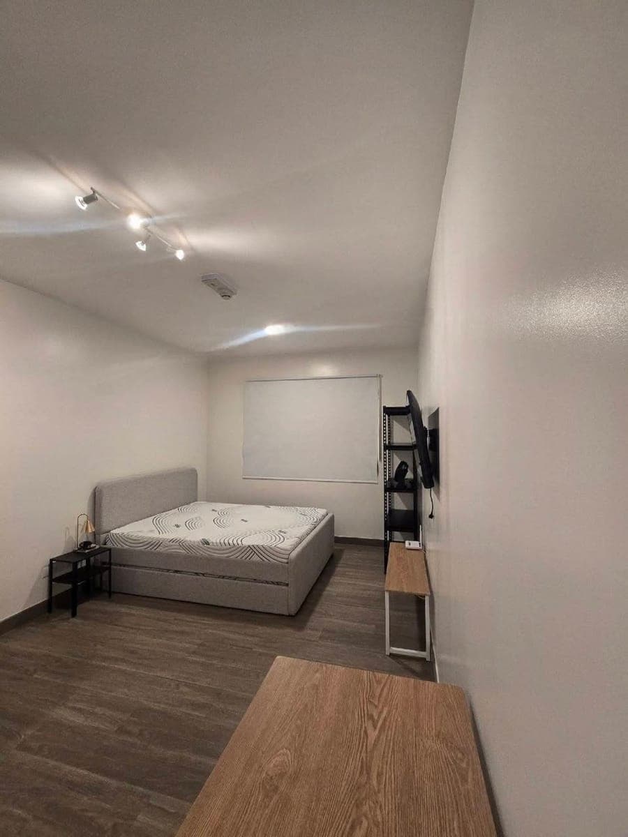 Fully Furnished Studio For Rent! - photo 3