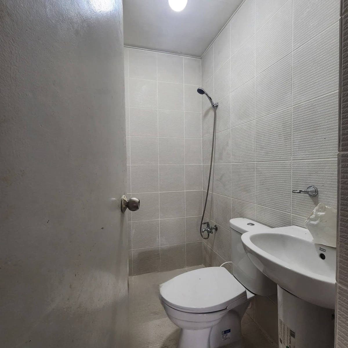 For Rent: 2-Bedroom Townhouse Unit near Jaka Plaza - photo 5