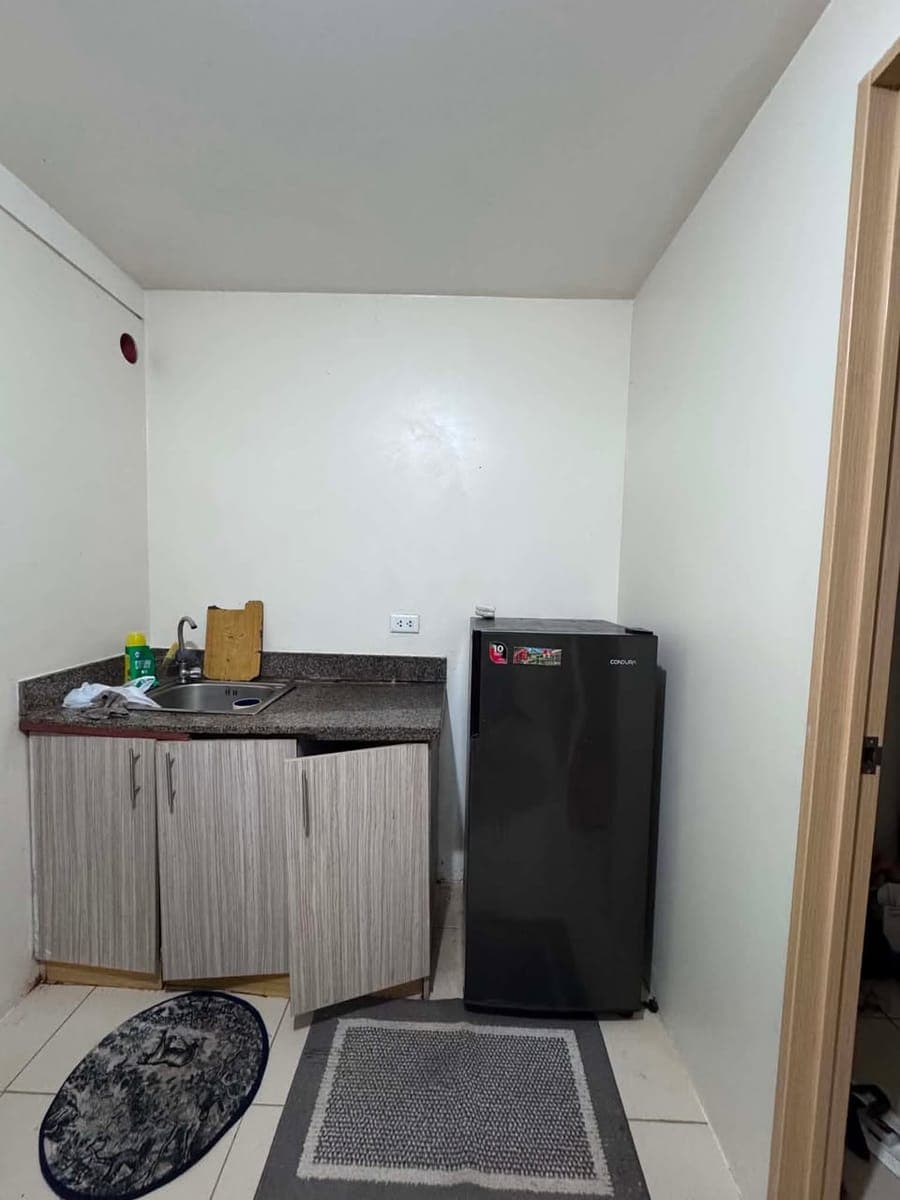 Condo for rent 2bedroom bare unit with 2AC - photo 4