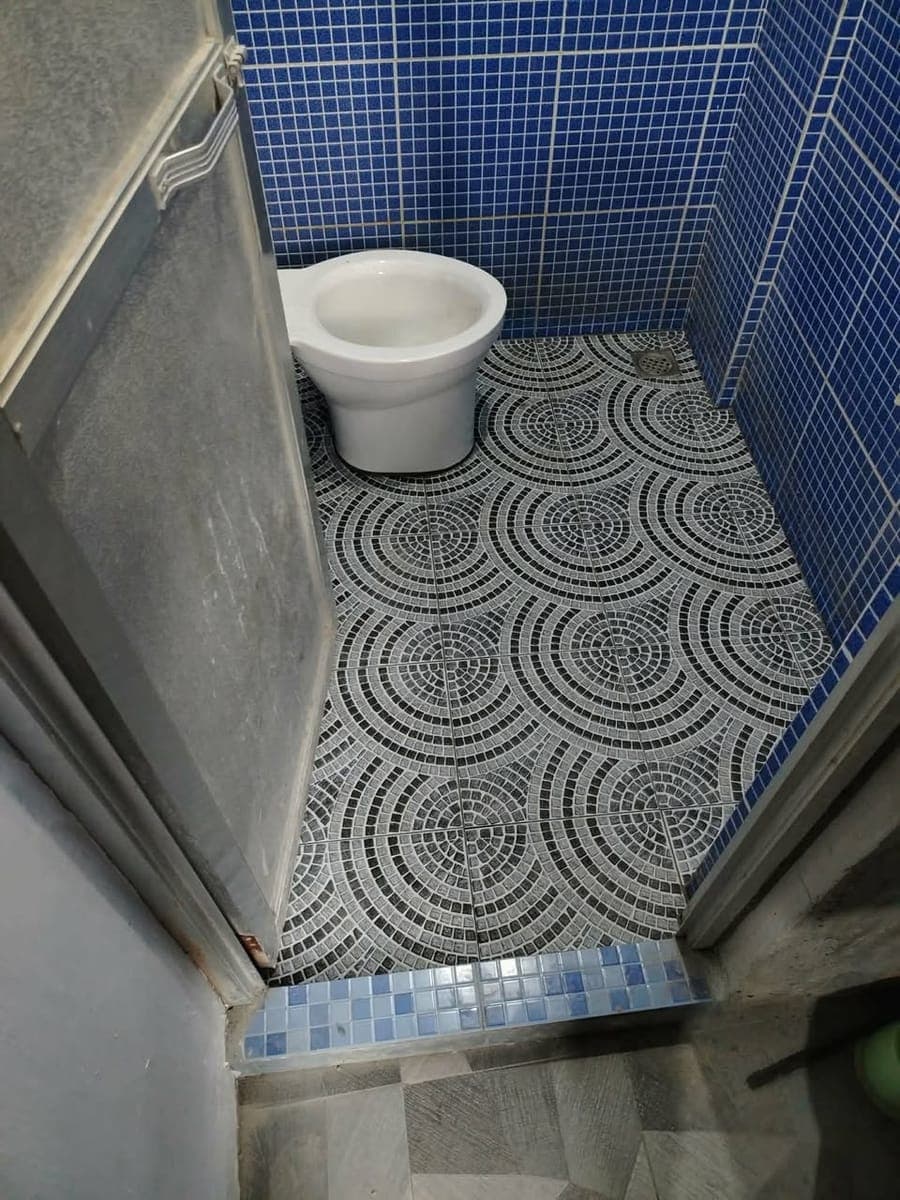 ROOM FOR RENT(NEWLY RENOVATED ROOMS) - photo 3