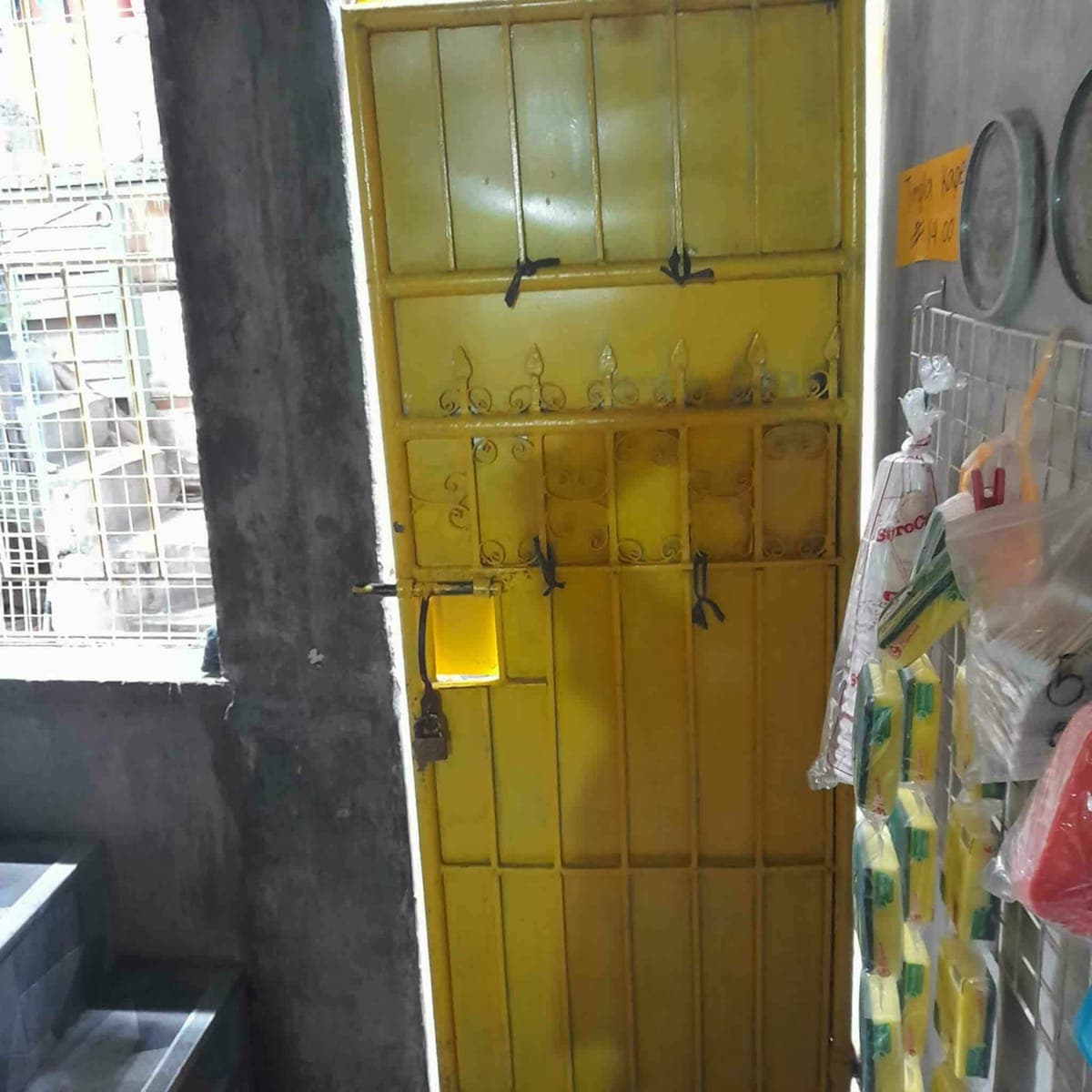 ROOM FOR RENT(NEWLY RENOVATED ROOMS) - photo 4
