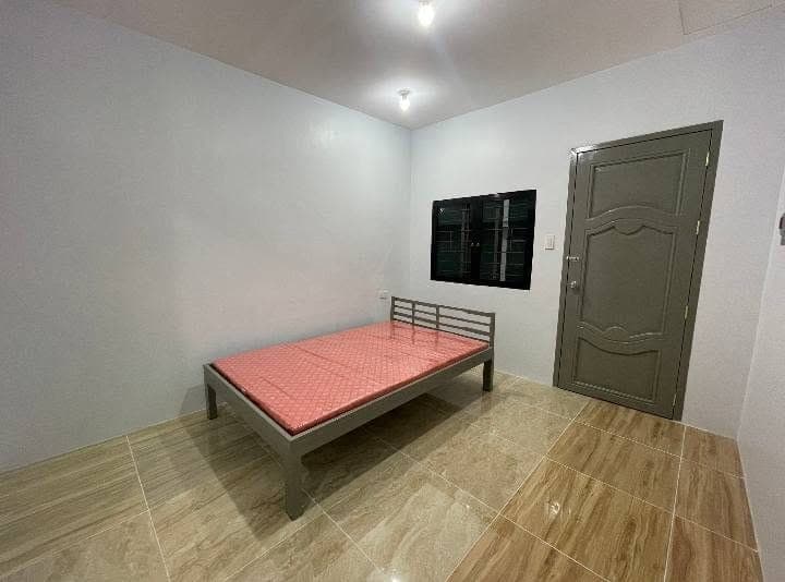 SOLO ROOM FOR RENT. - photo 3