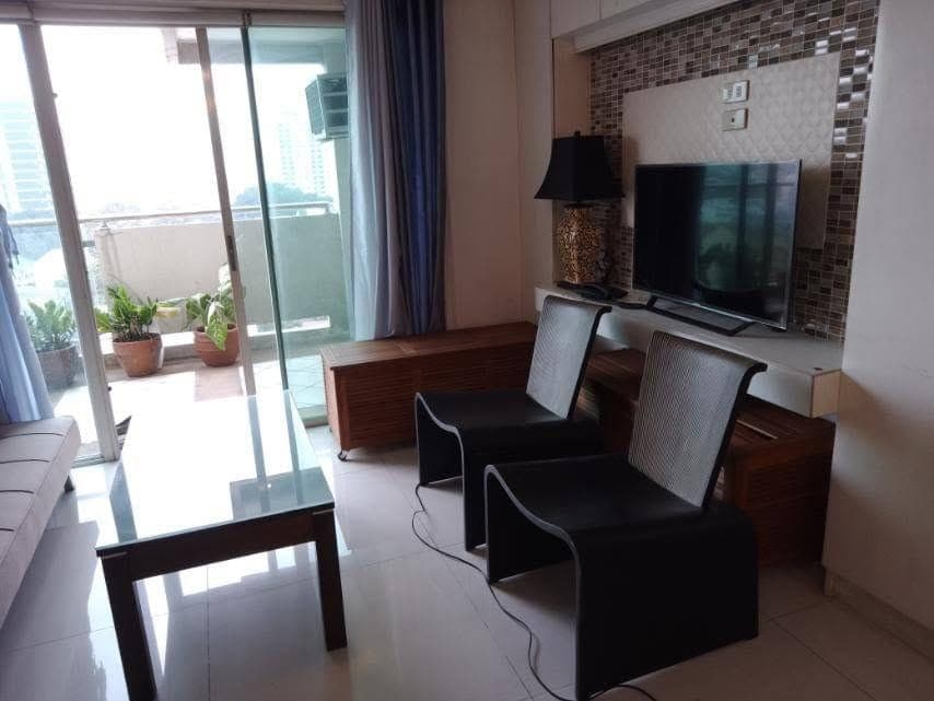 Fully Furnished 2 br condo unit in P Guevarra near cardinal santos - photo 1