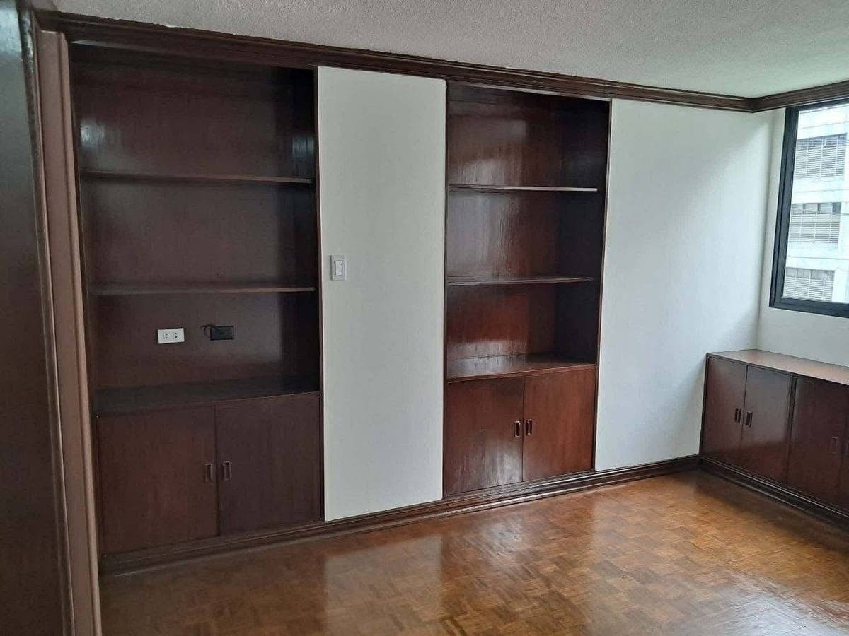 𝐅𝐎𝐑 𝐑𝐄𝐍𝐓 One Bedroom Unit At Amorsolo Apartments Condominium Corporation (AACC). - photo 5