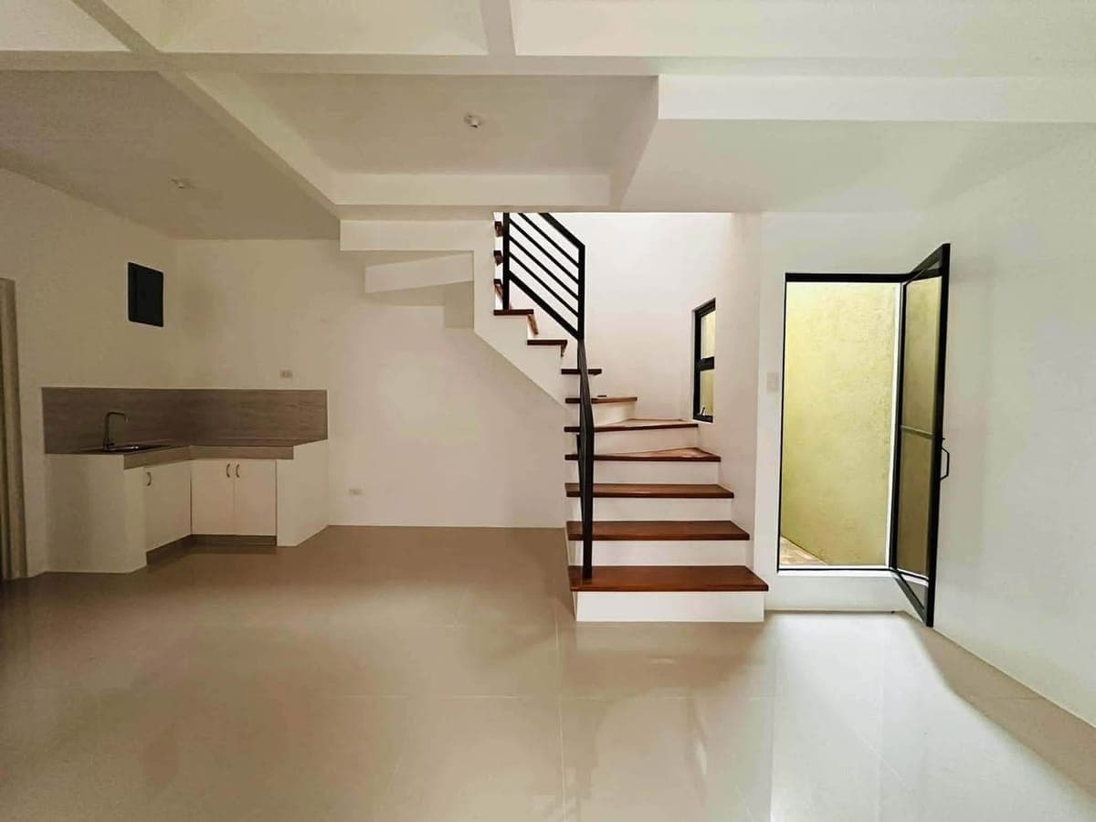 House for Rent – East Fairview Heights, Quezon City - photo 2