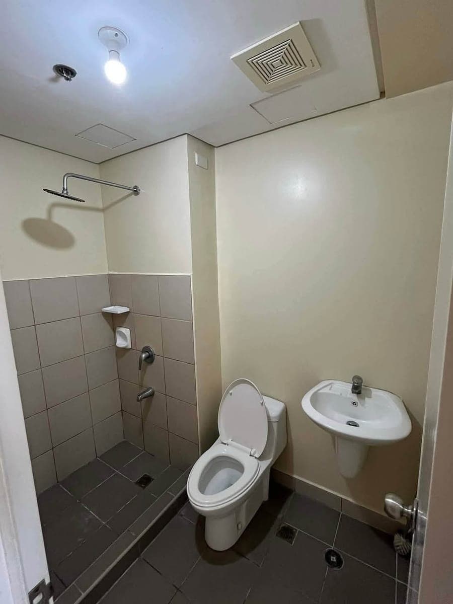 STUDIO UNIT FOR RENT | PM IF INTERESTED - photo 5