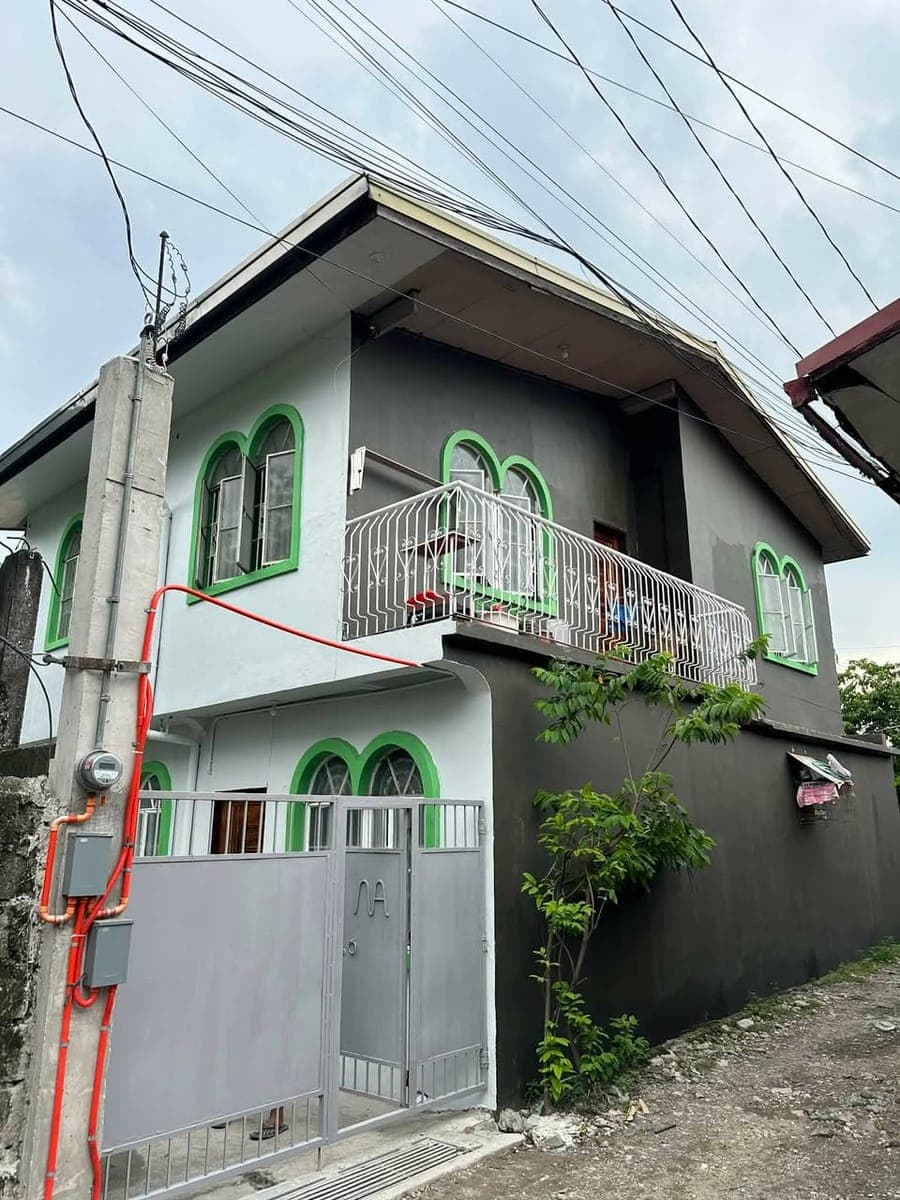 2-STOREY APARTMENT FOR RENT – KARUHATAN, VALENZUELA - photo 1