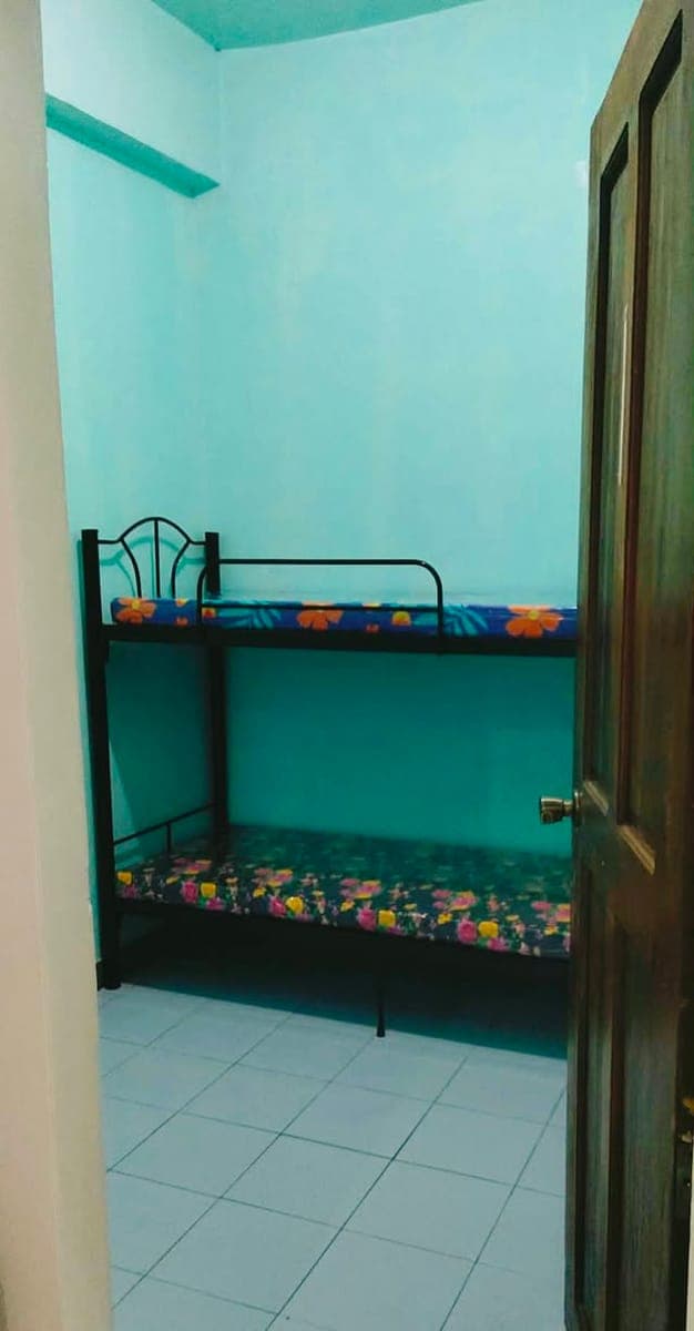 FEMALE BEDSPACE AVAILABLE - photo 3