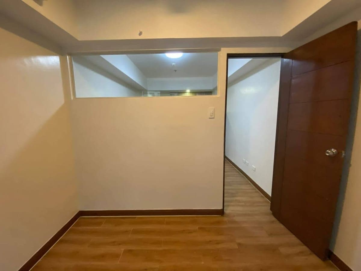 16k/mo. 1+1 Bayport West NAIA GardenResidences Pasay 1BR,30sqm 1-2pxPMme - photo 3