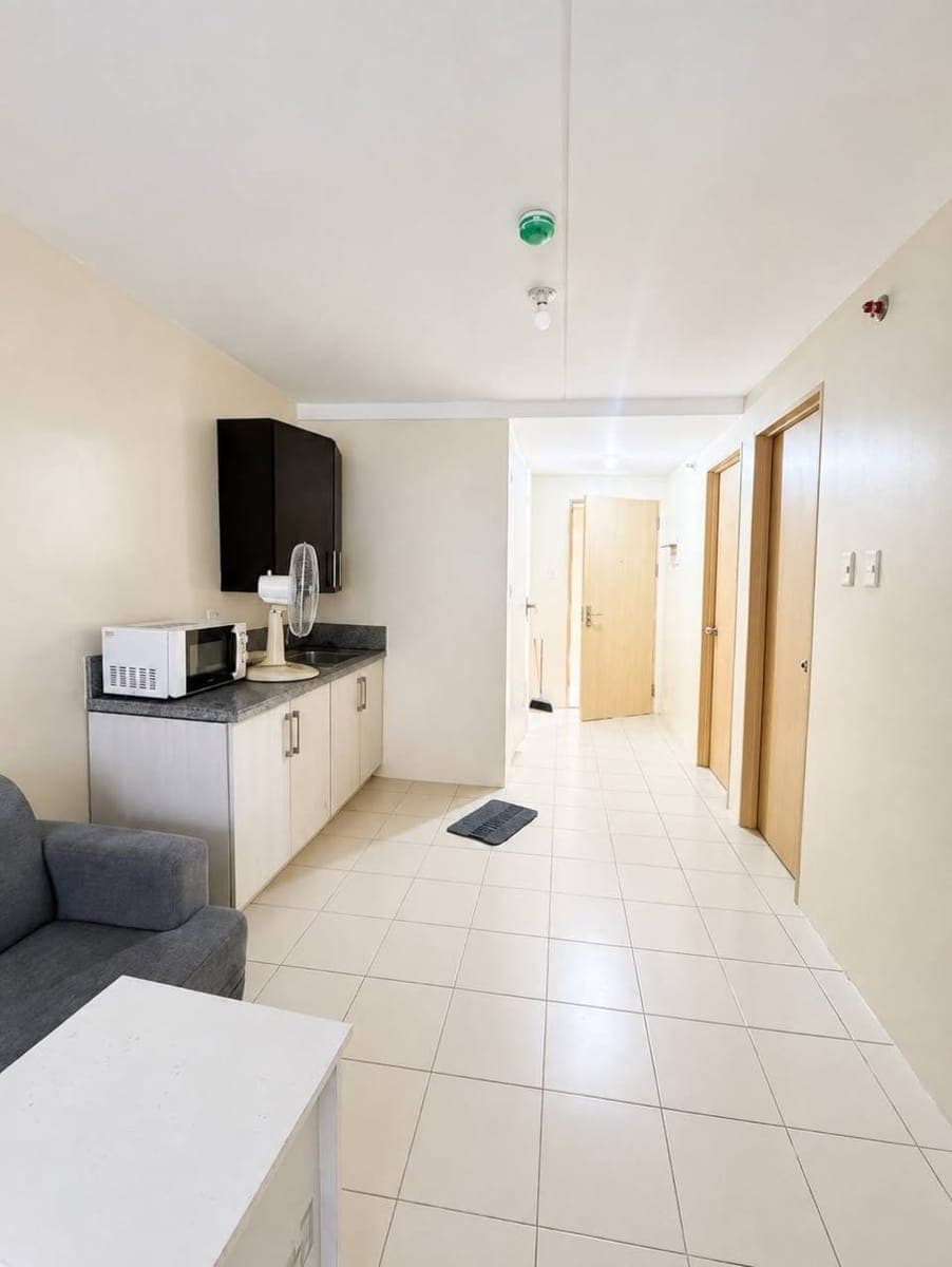 CONDO FOR RENT BARE UNIT (3BEDROOM) - photo 1