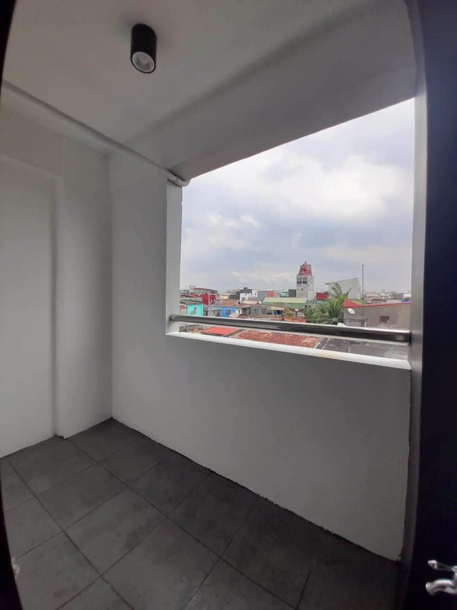 4 Storey Condo Type FOR RENT!!! - photo 2