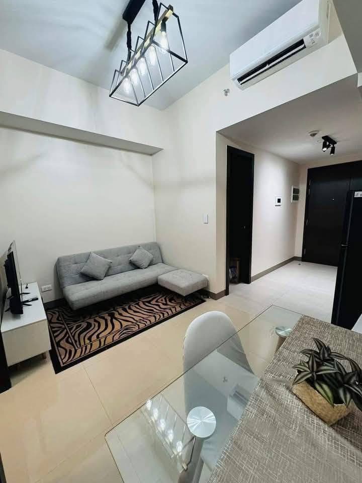 𝐅𝐎𝐑 𝐑𝐄𝐍𝐓 One Bedroom with Balcony Condo at PARK MCKINLEY WEST - photo 3