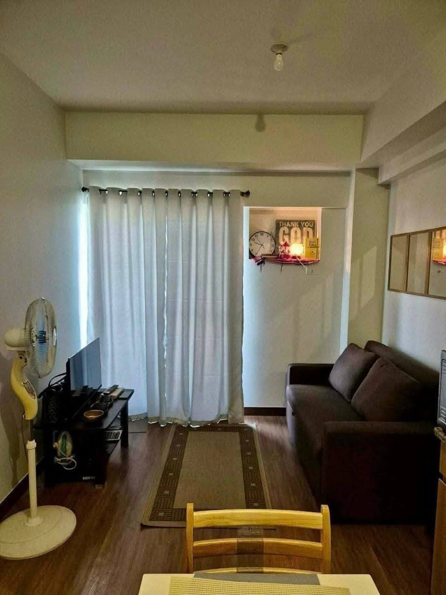 𝐅𝐎𝐑 𝐑𝐄𝐍𝐓 One Bedroom with Balcony Condo Unit at The Aston Place by DMCI. - photo 2