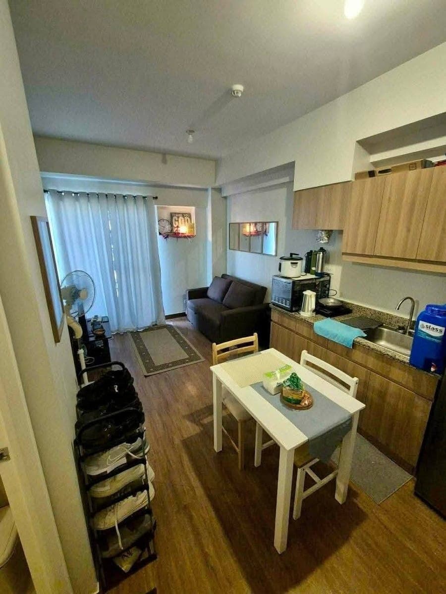 𝐅𝐎𝐑 𝐑𝐄𝐍𝐓 One Bedroom with Balcony Condo Unit at The Aston Place by DMCI. - photo 5