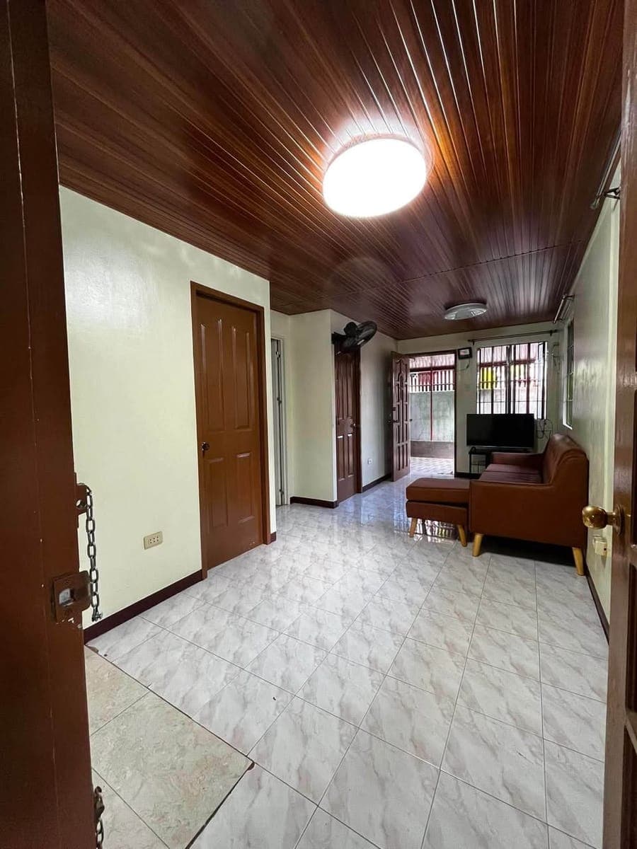 House for rent long term only preferably 1 yr up. - photo 3