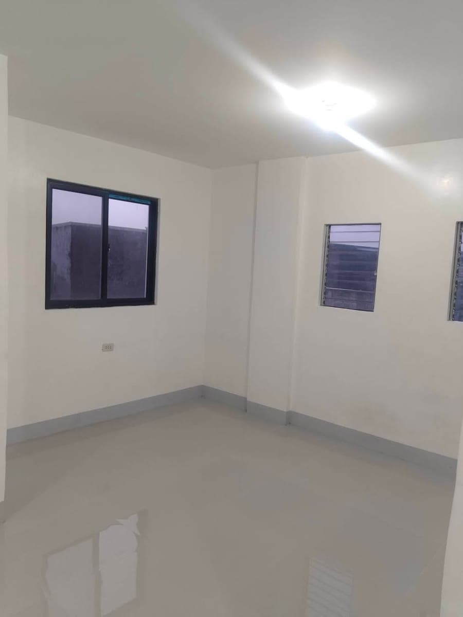 8K ONLY BIG STUDIO own kitchen and Cr. 3rdfloor. - photo 1