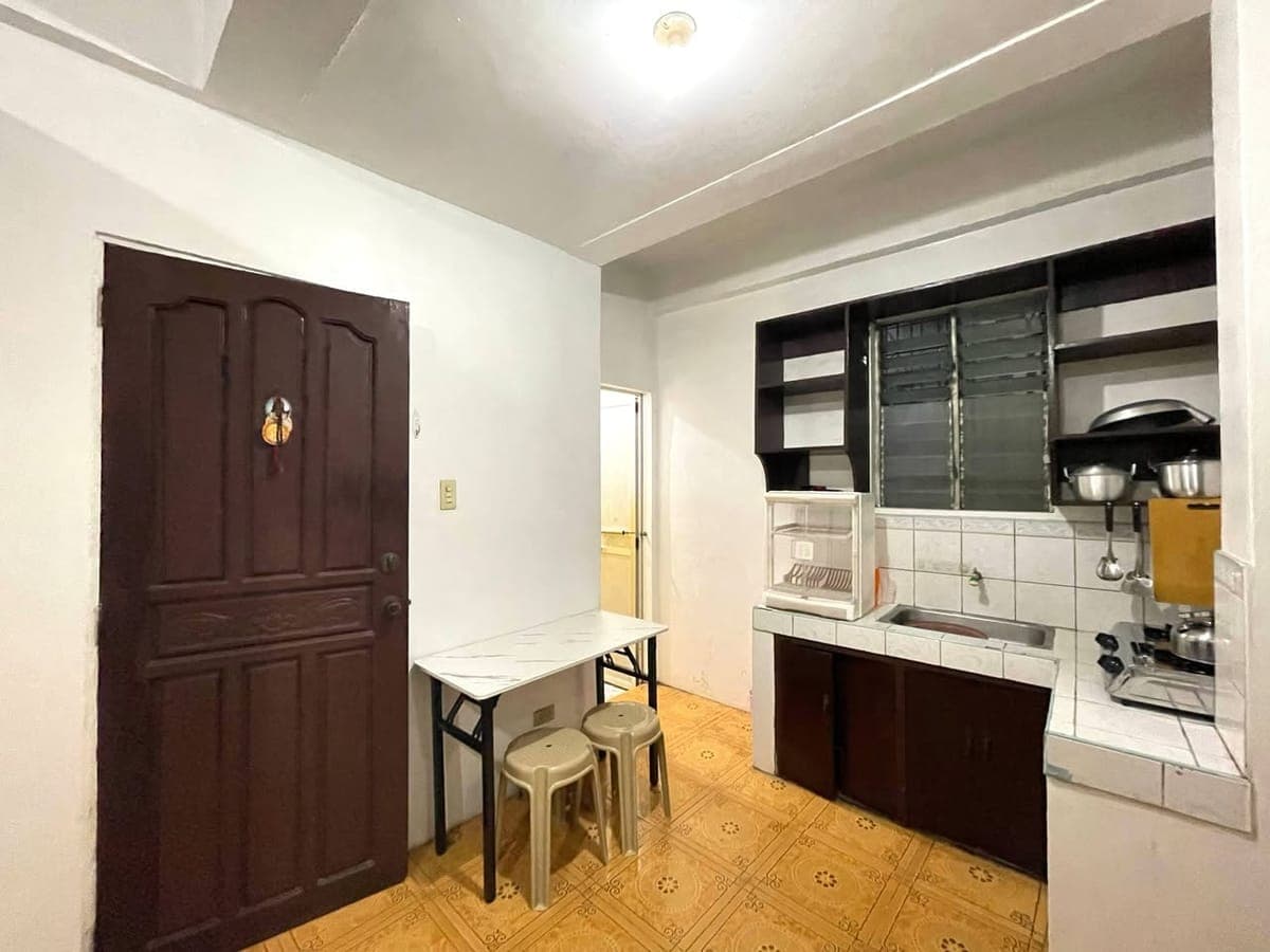 I Have female bedspace available ready to move in. upper decker 3500php all in. walking distance Sm... - photo 4