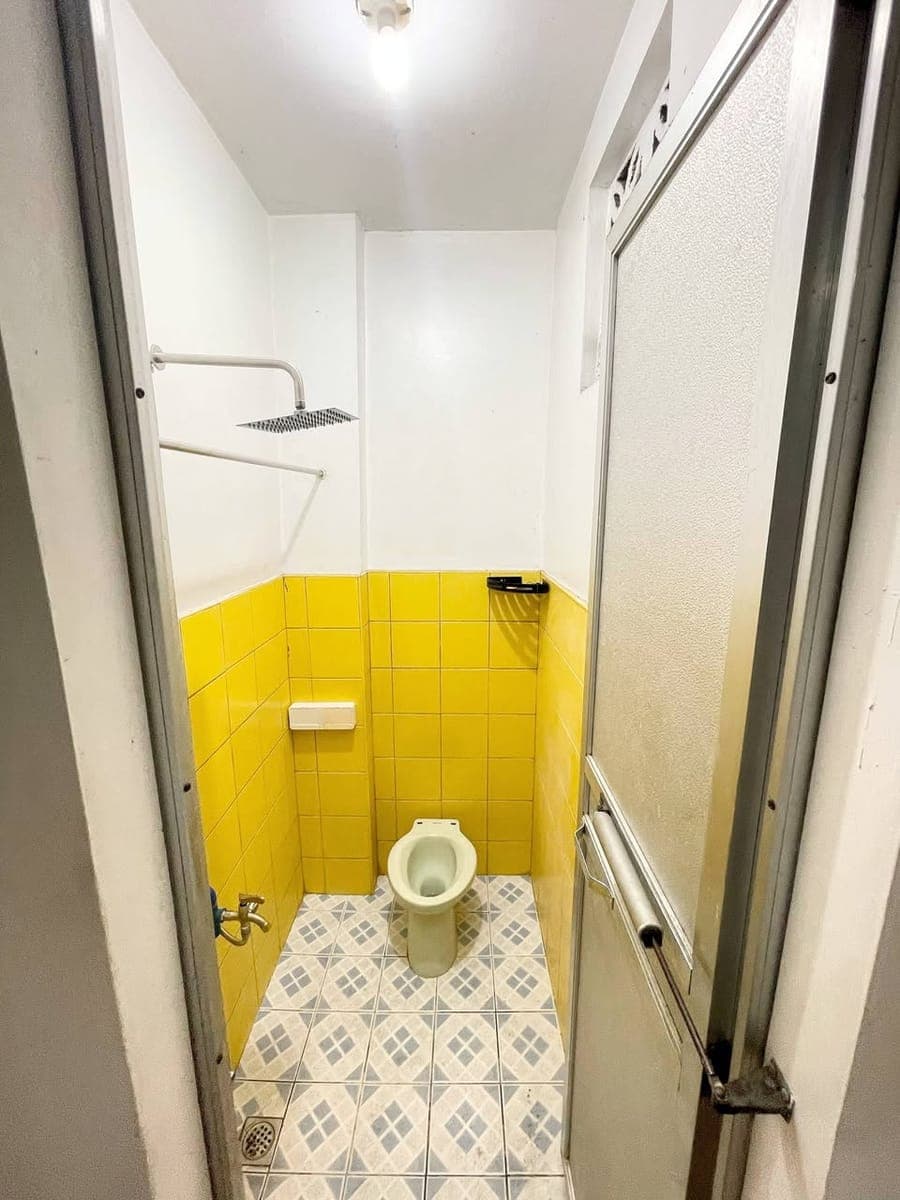 I Have female bedspace available ready to move in. upper decker 3500php all in. walking distance Sm... - photo 5