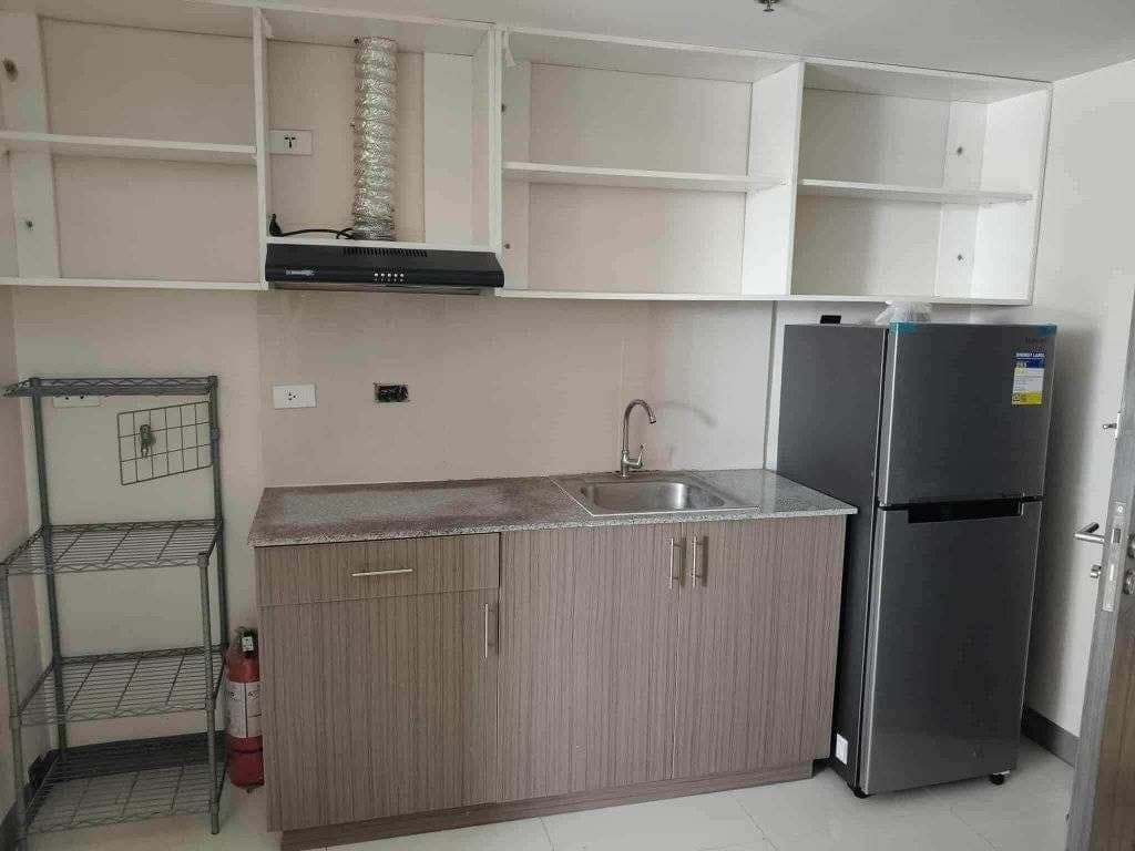 Studio Condo Unit For Rent - photo 1