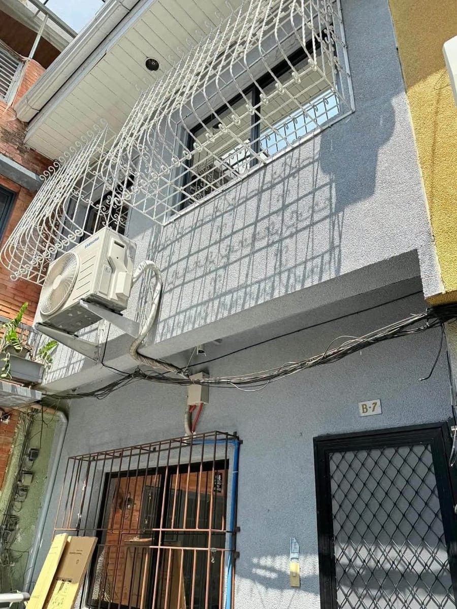 Kamuning Townhouse for Rent - photo 1