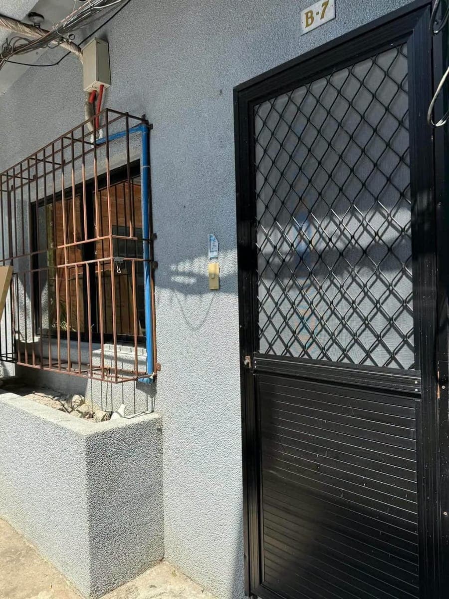 Kamuning Townhouse for Rent - photo 2