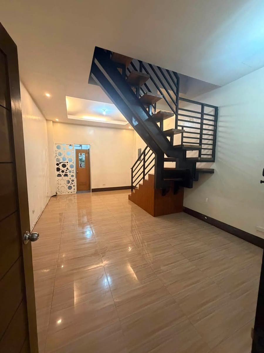 FOR RENT: 2-Story Apartment near CGH. - photo 3