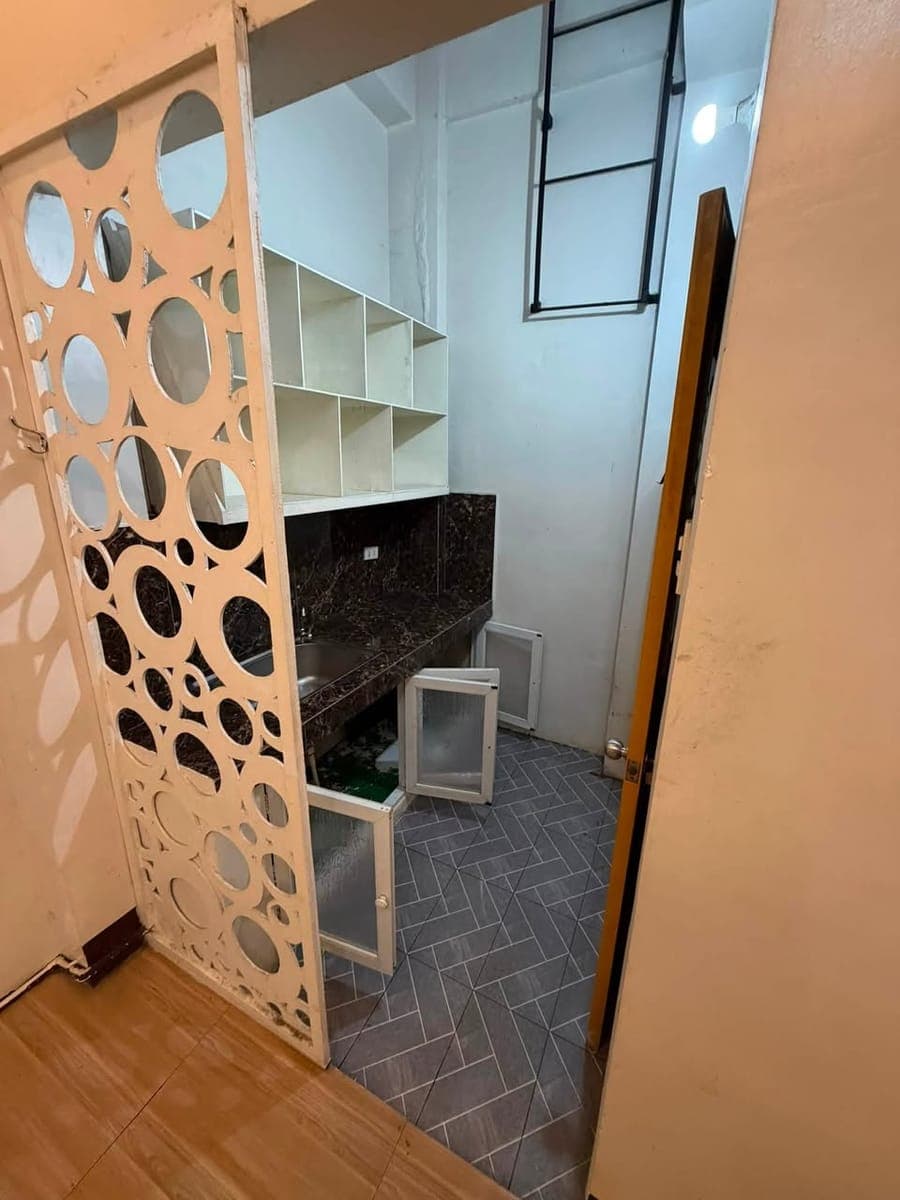 FOR RENT: 2-Story Apartment near CGH. - photo 5