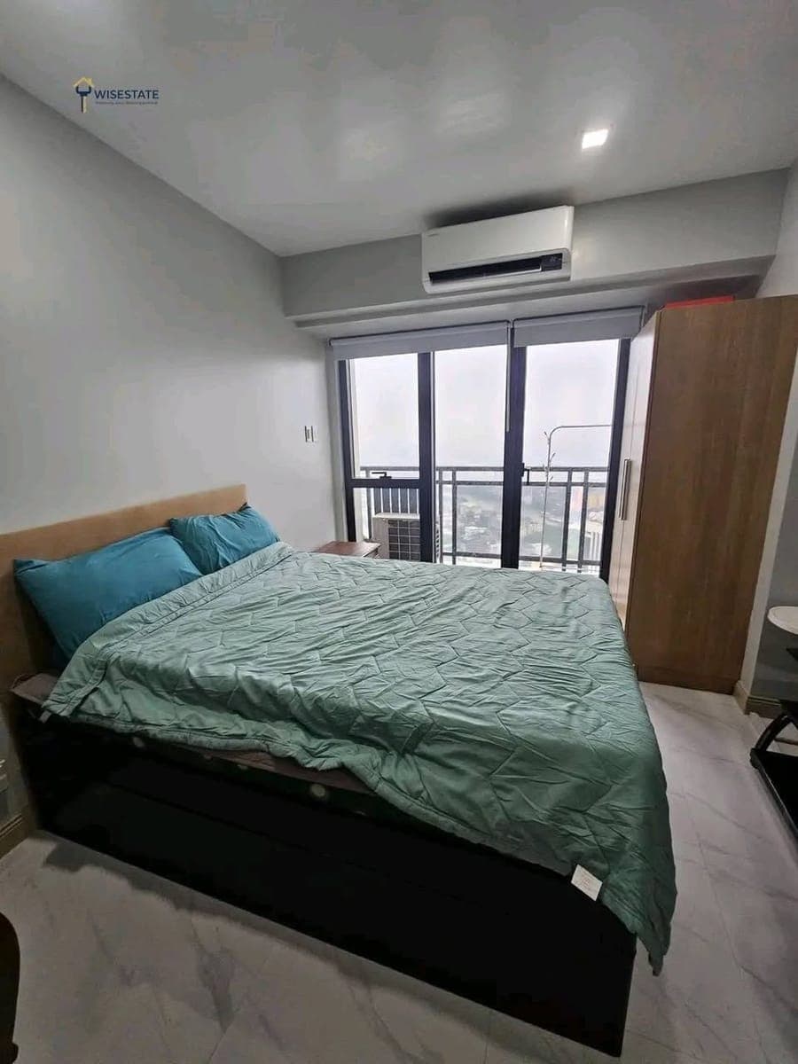 𝐅𝐎𝐑 𝐑𝐄𝐍𝐓 Studio with Balcony Condo Unit in KNIGHTSBRIDGE RESIDENCES - photo 4