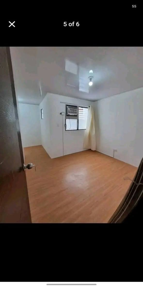 2 storey townhouse rent 3 room's safe area guarded no baha. Open garahe. - photo 2