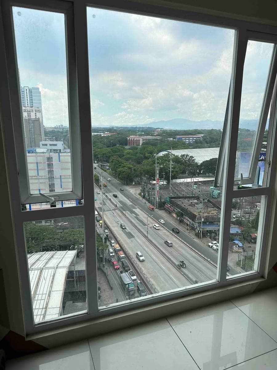 Fully Furnished Studio Condo Unit For Rent - 14th Floor at Hawthorne Heights - photo 4