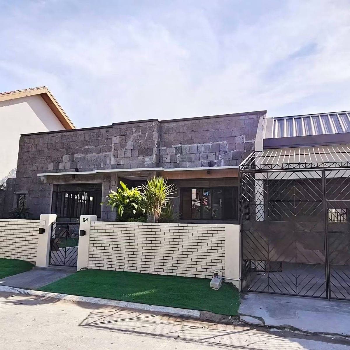 For Rent: Renovated Bungalow House in BF Homes Parañaque - photo 2