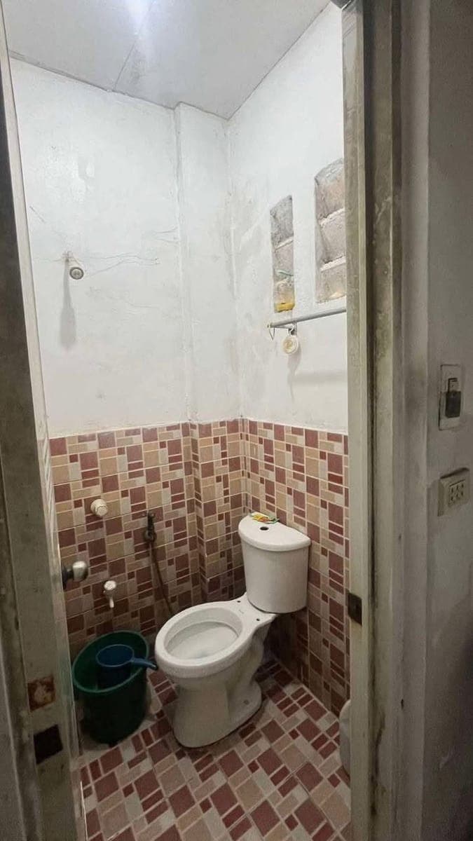‎Room for Rent (Female) - photo 4