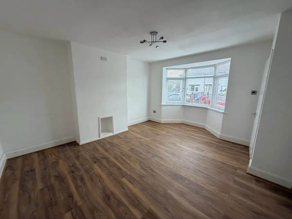 Hiyaa 👋 , I’ve 1, 2 & 3 bedroom properties available for rent - photo 4