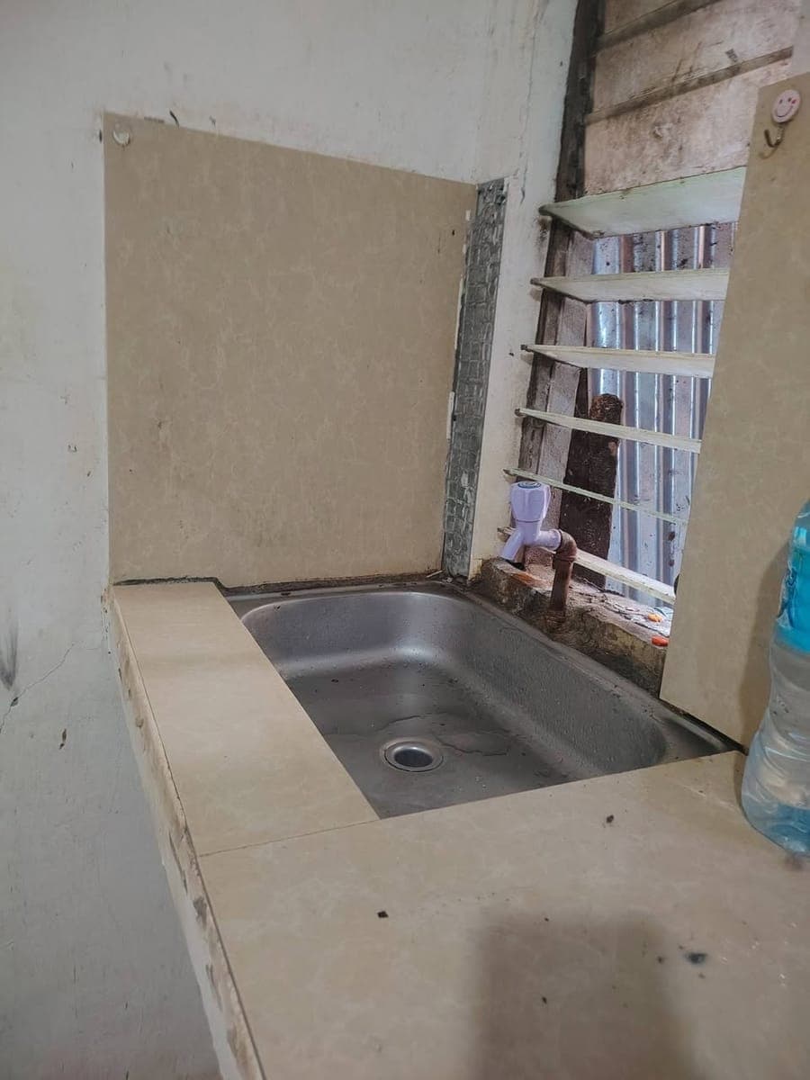 Good morning Room for Rent 3.5k straight monthly sa pud sa taas 2.5k same straight monthly - photo 3